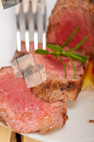 Image of beef filet mignon grilled with vegetables