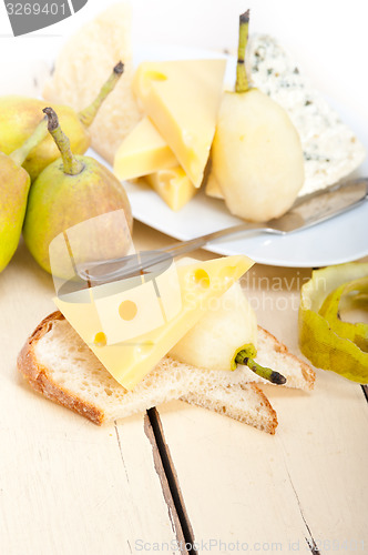 Image of fresh pears and cheese