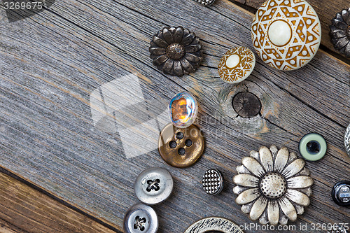 Image of Set of vintage buttons