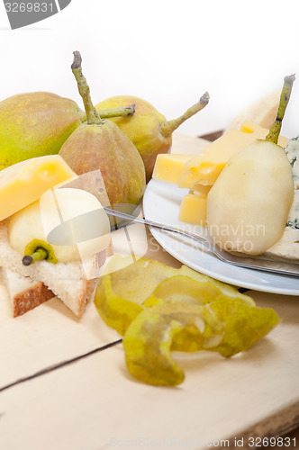 Image of cheese and pears