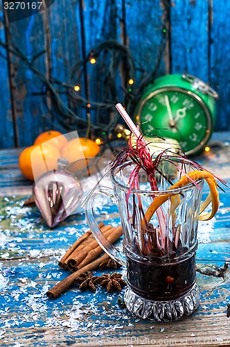 Image of traditional winter cocktail of mulled wine