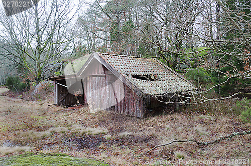 Image of old barn