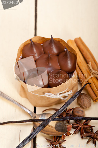 Image of chocolate vanilla and spices cream cake dessert
