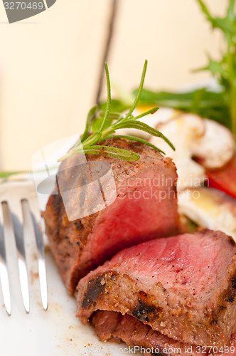 Image of beef filet mignon grilled with vegetables