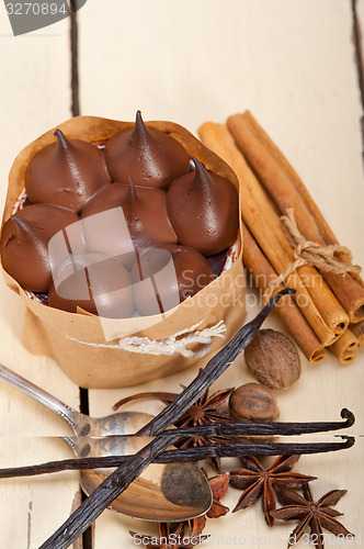 Image of chocolate vanilla and spices cream cake dessert