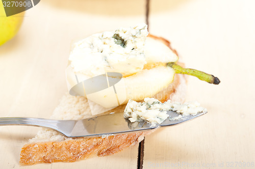 Image of cheese and pears