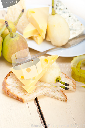 Image of fresh pears and cheese