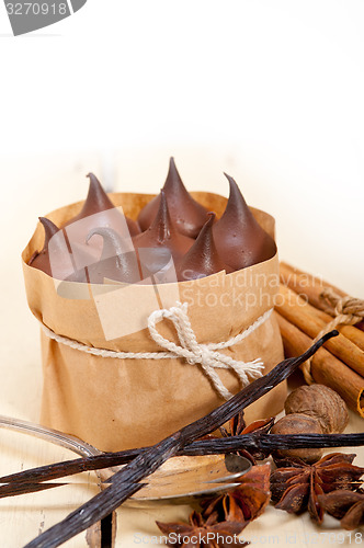 Image of chocolate vanilla and spices cream cake dessert