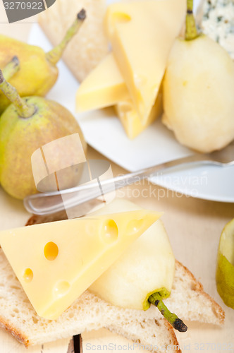 Image of fresh pears and cheese