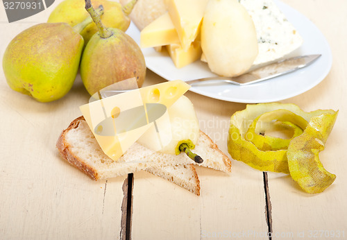 Image of fresh pears and cheese