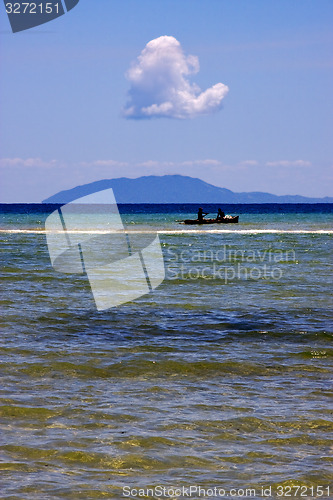 Image of boat in ocean near nosy mamoko