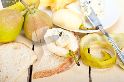 Image of cheese and pears