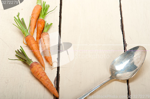 Image of baby carrots 