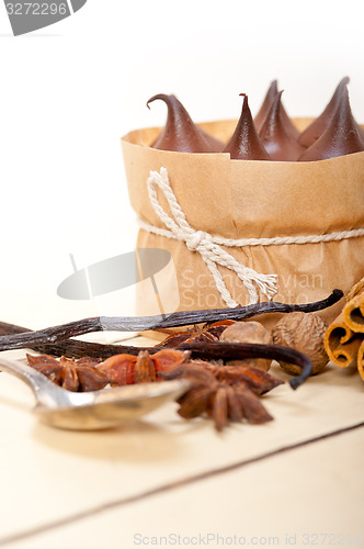 Image of chocolate vanilla and spices cream cake dessert