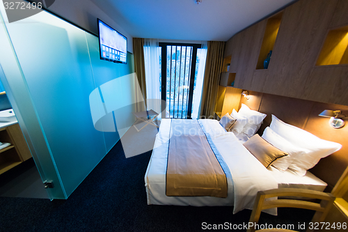 Image of modern hotel room