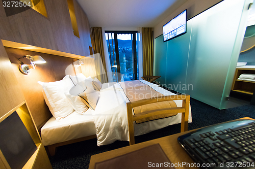 Image of modern hotel room