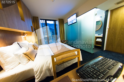 Image of modern hotel room