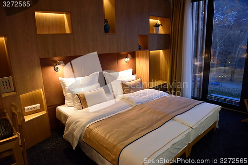 Image of modern hotel room