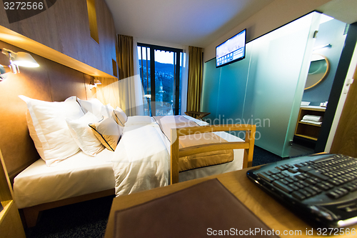 Image of modern hotel room