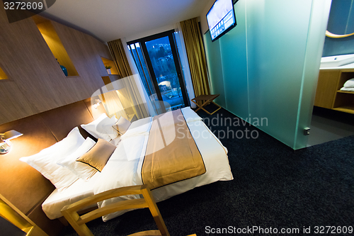 Image of modern hotel room