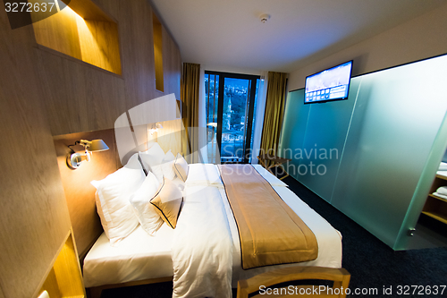 Image of modern hotel room