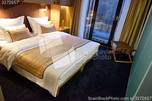 Image of modern hotel room