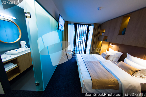 Image of modern hotel room