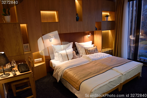 Image of modern hotel room