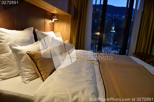 Image of modern hotel room