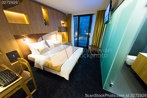 Image of modern hotel room