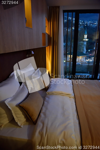 Image of modern hotel room