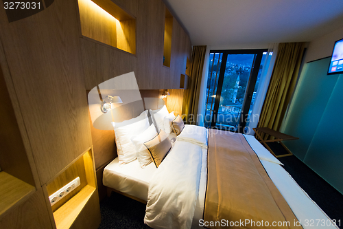 Image of modern hotel room