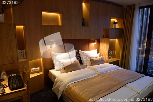 Image of modern hotel room