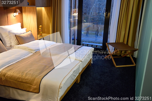 Image of modern hotel room