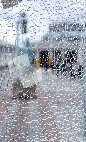 Image of cracked glass  