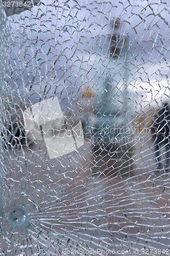 Image of cracked glass  