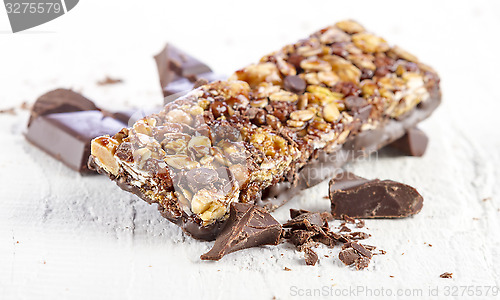 Image of cereal bar with chocolate