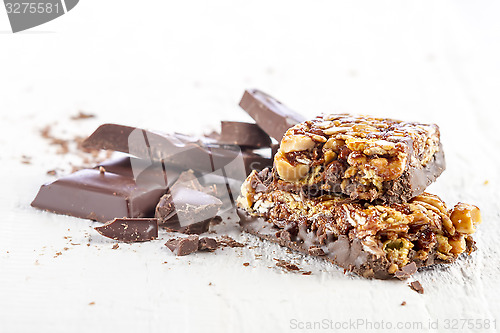 Image of cereal bar with chocolate