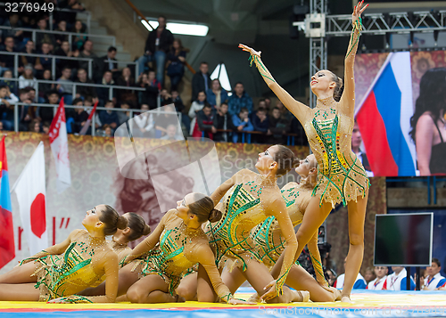 Image of Russian national gymnastics aesthetic team on a tatami