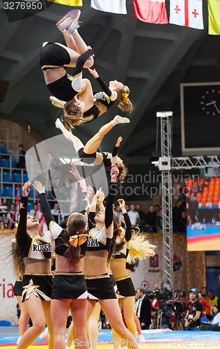 Image of Acrobatic cheerleaders