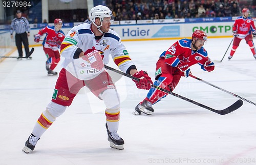 Image of O. Vaanaanen (4) in action