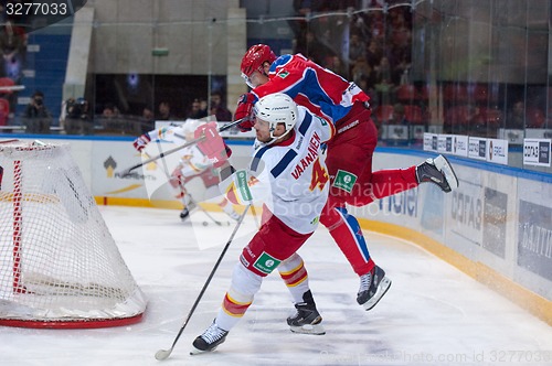 Image of O. Vaanaanen (4) in action