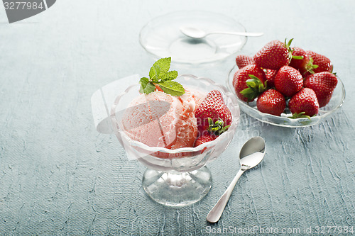 Image of Strawberry ice cream