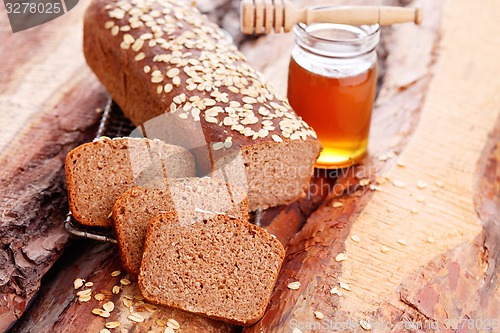 Image of bread with honey and oats