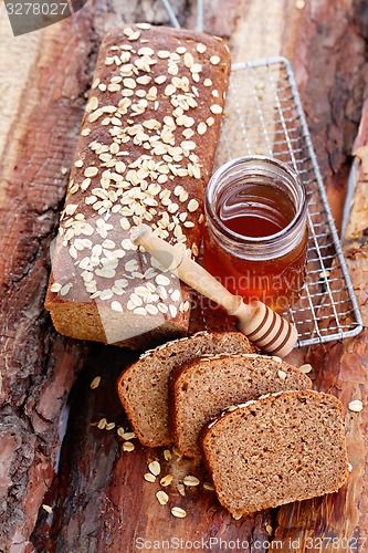 Image of bread with honey and oats