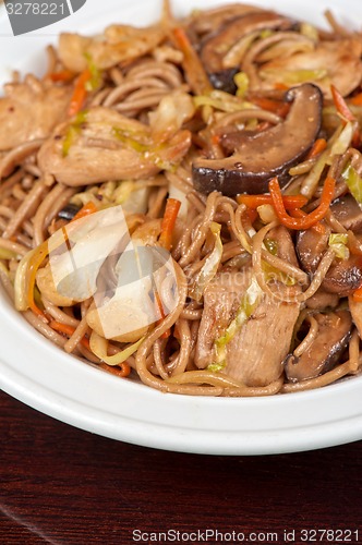 Image of buckwheat noodles with chicken