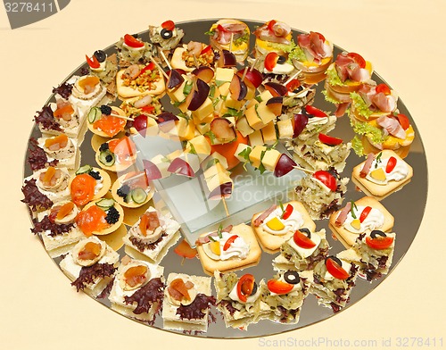 Image of Round tray canapes