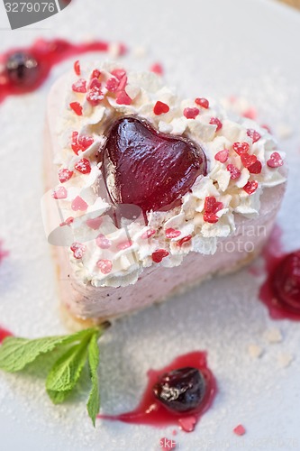 Image of heart-shaped valentine cake