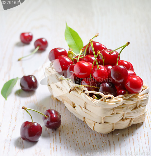 Image of ripe cherries