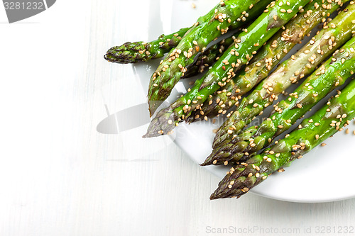 Image of Glazed green asparagus 